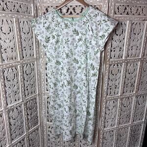Gownies GREEN/GRAY/WHITE Floral Sz S/M Button Front Hospital Labor Gown NWT